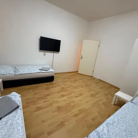 Διαμέρισμα Monteurwohnungen In Oestlich Von Leipzig *